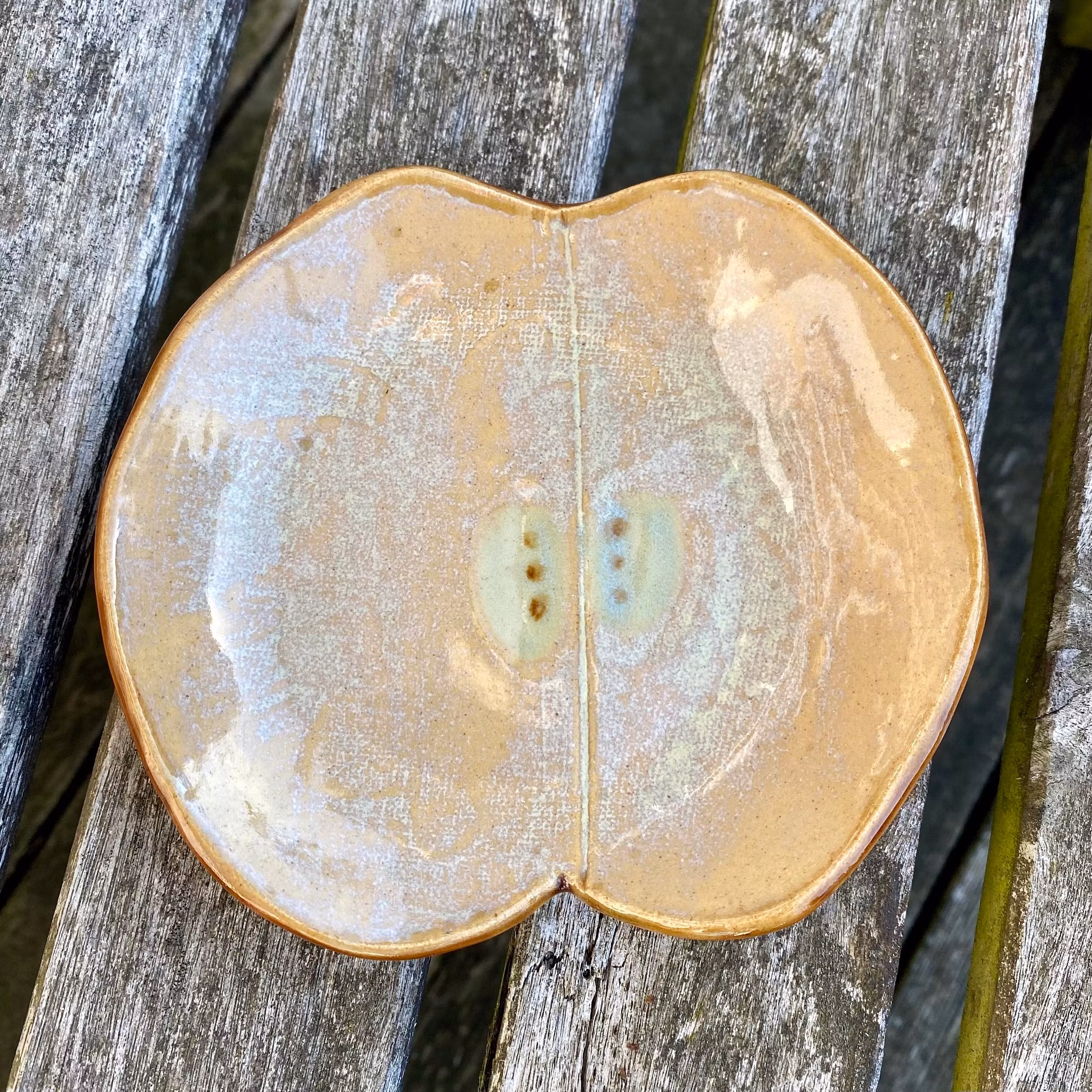 Assiett äpple beige