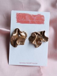 Satin S guldglitter