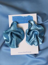 Satin blått glitter