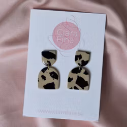 Hedvig S beige och svart