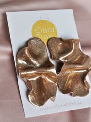 Satin M guldglitter