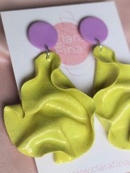 Satin round top neongult glitter och lila marmorering