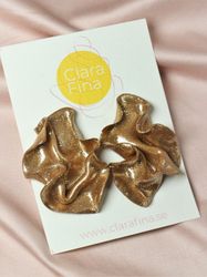 Satin S guldglitter