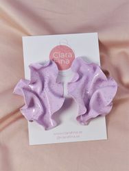 Satin ljuslila med små svarta prickar