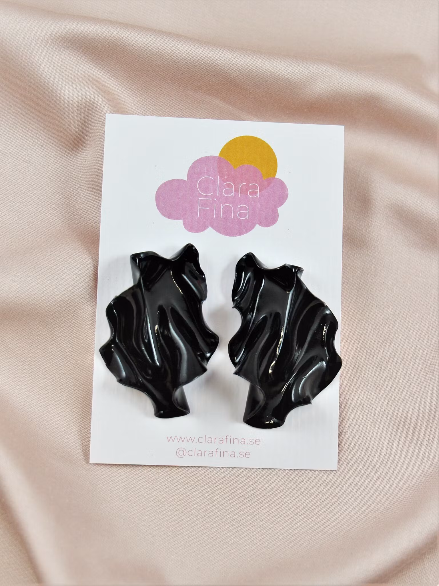 Satin S svart