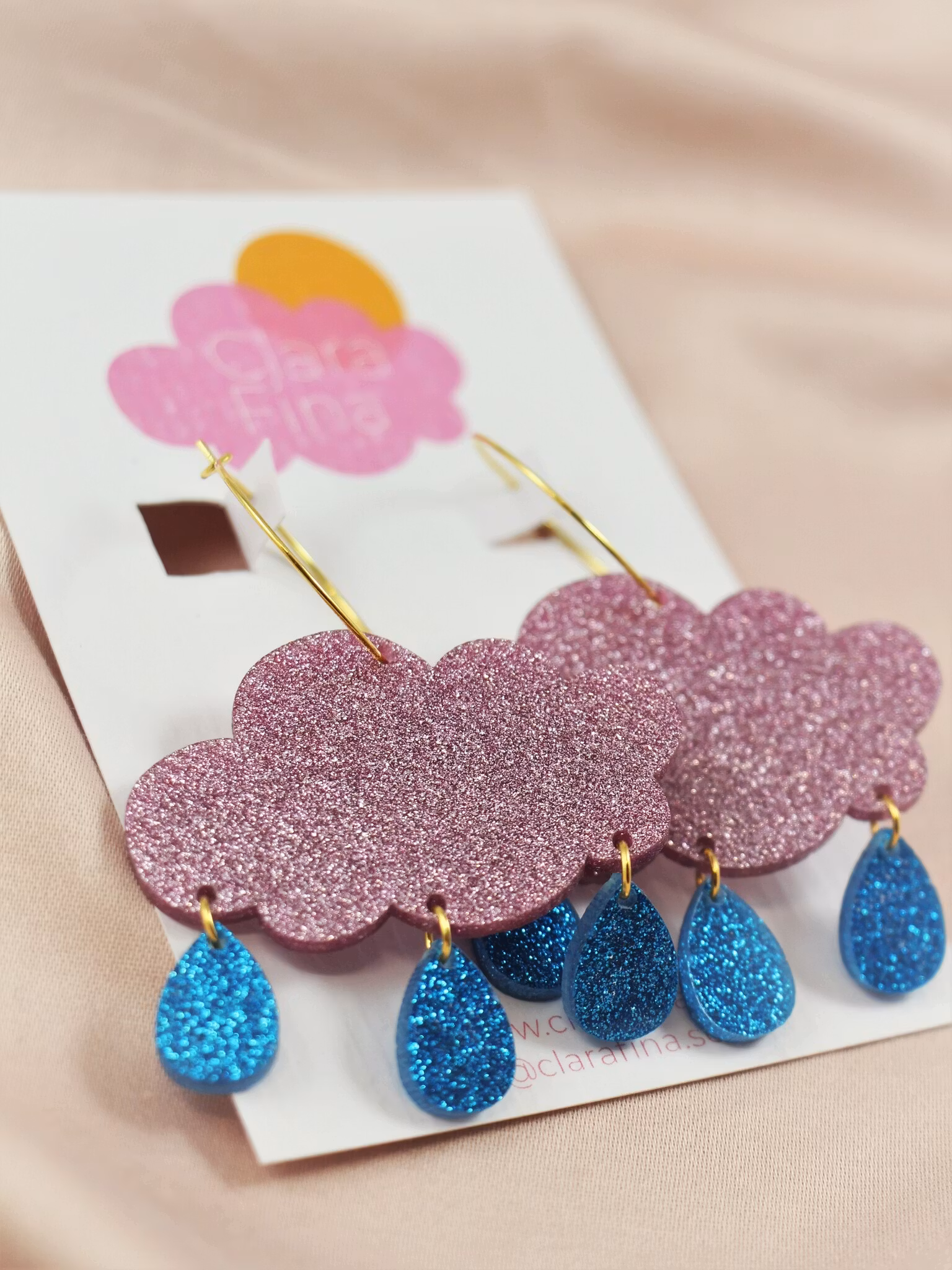 Regnmoln på guldig ring rosa glitter