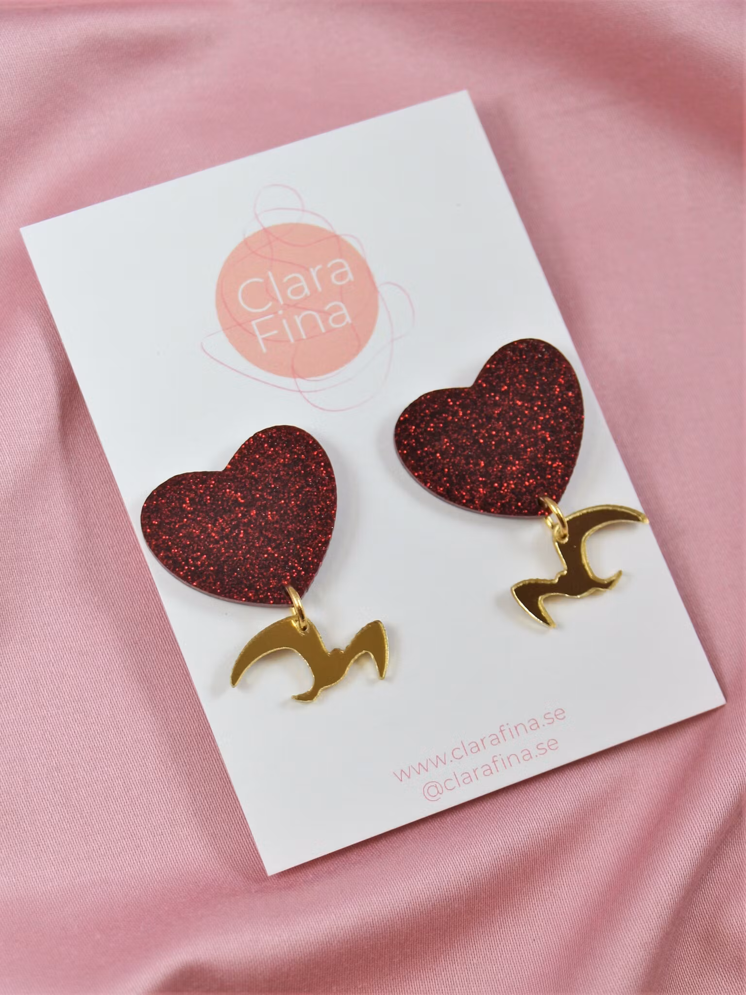 Love birds rött glitterhjärta med guldfågel