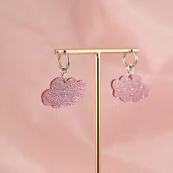 Små rosa glittermoln på ring