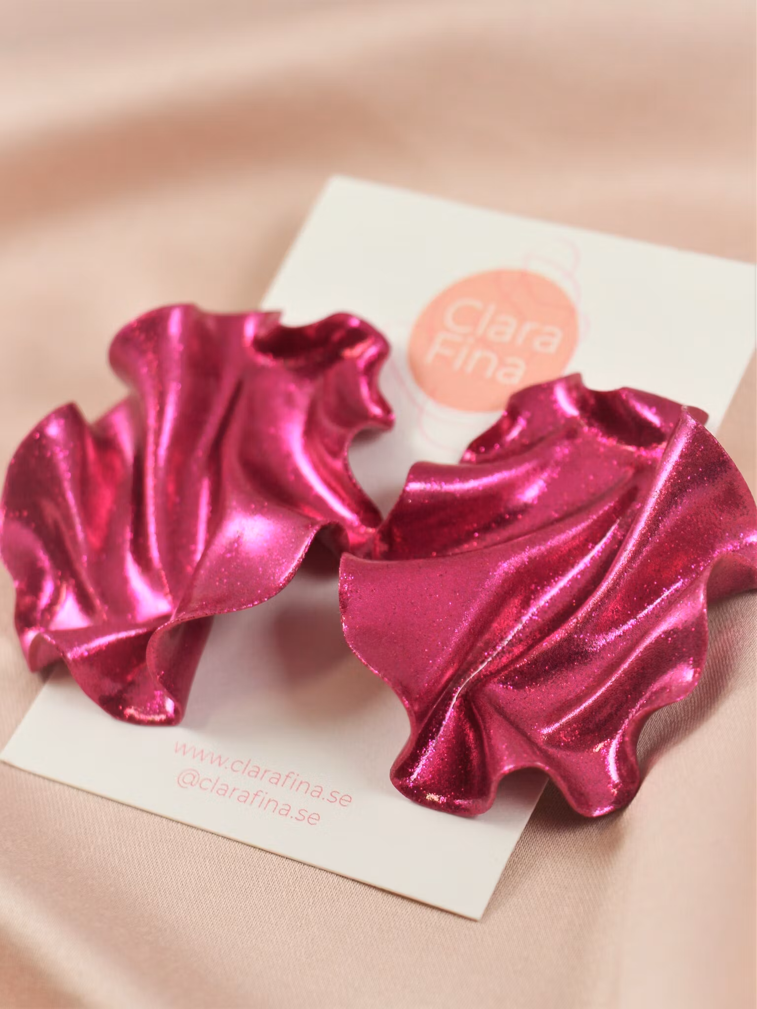 Satin magenta glitter