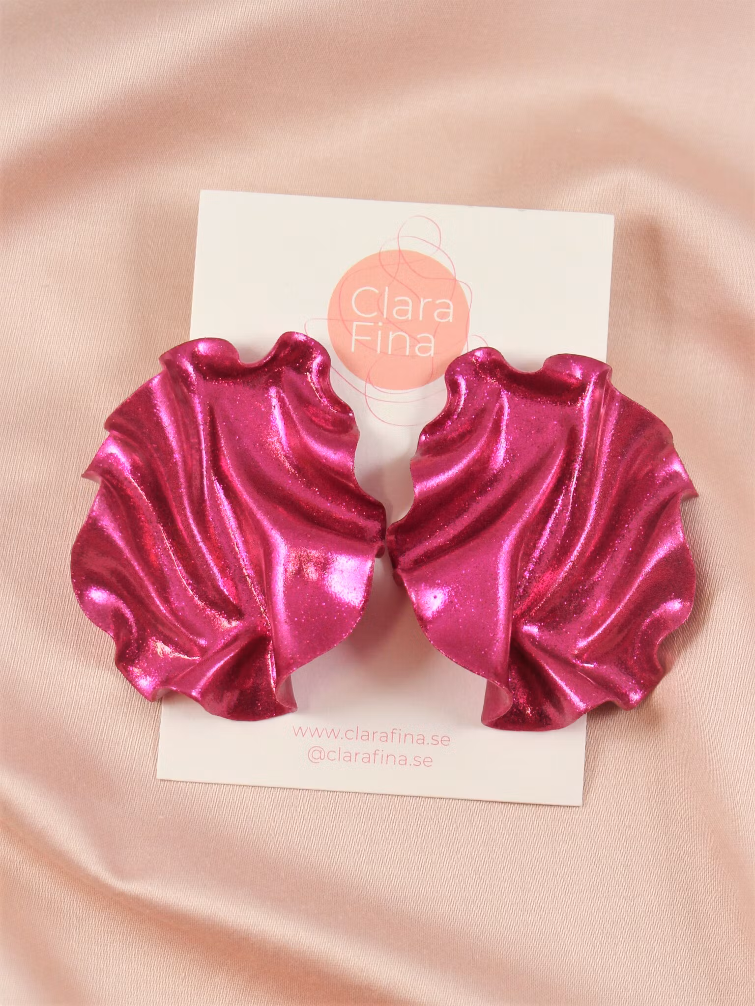 Satin magenta glitter