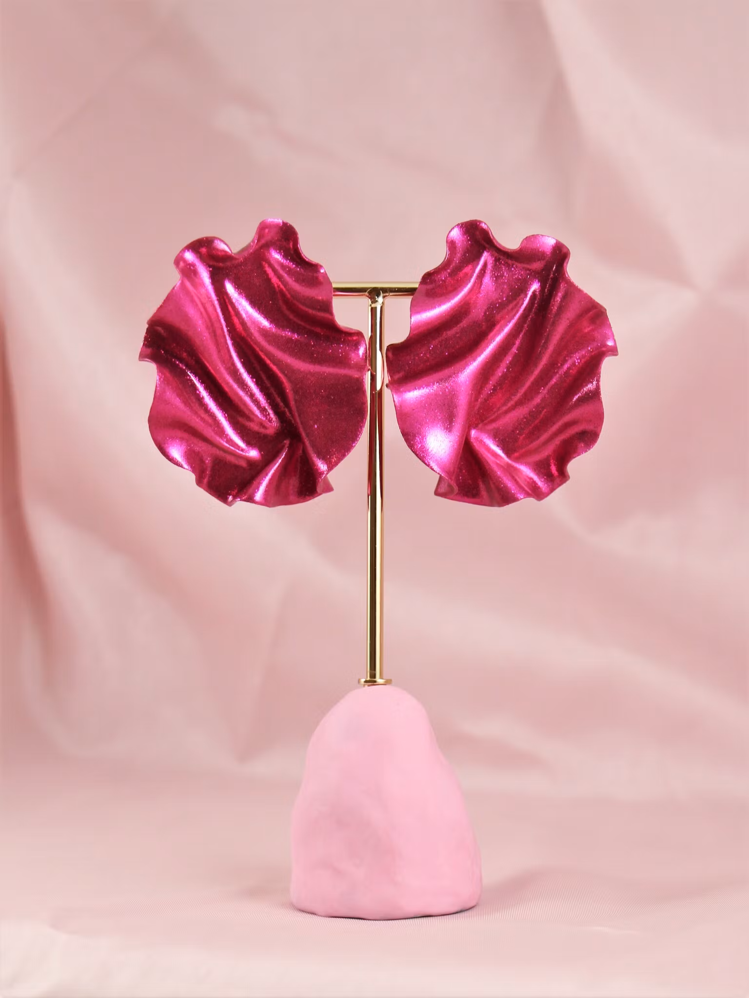 Satin magenta glitter