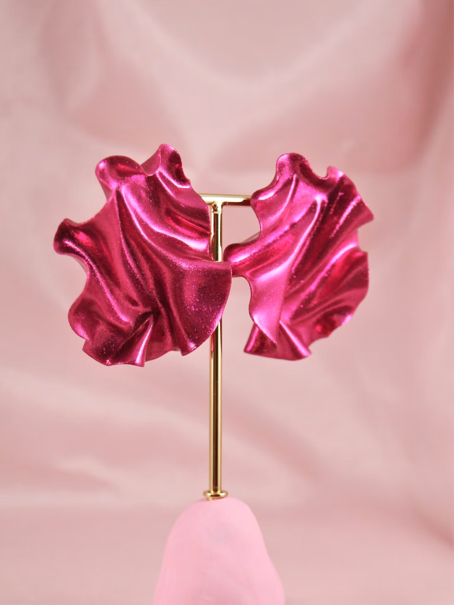 Satin magenta glitter