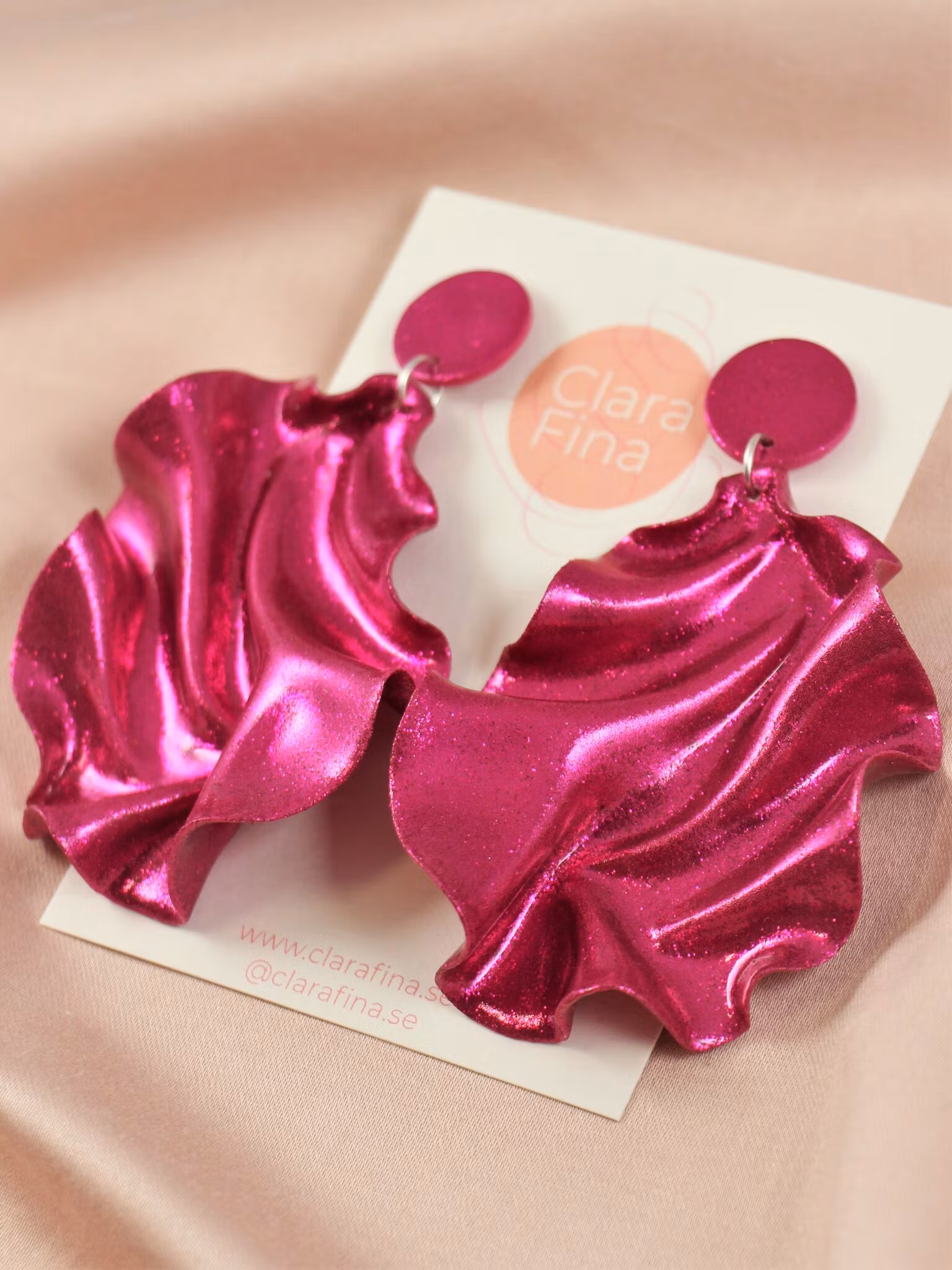 Satin round top magenta glitter