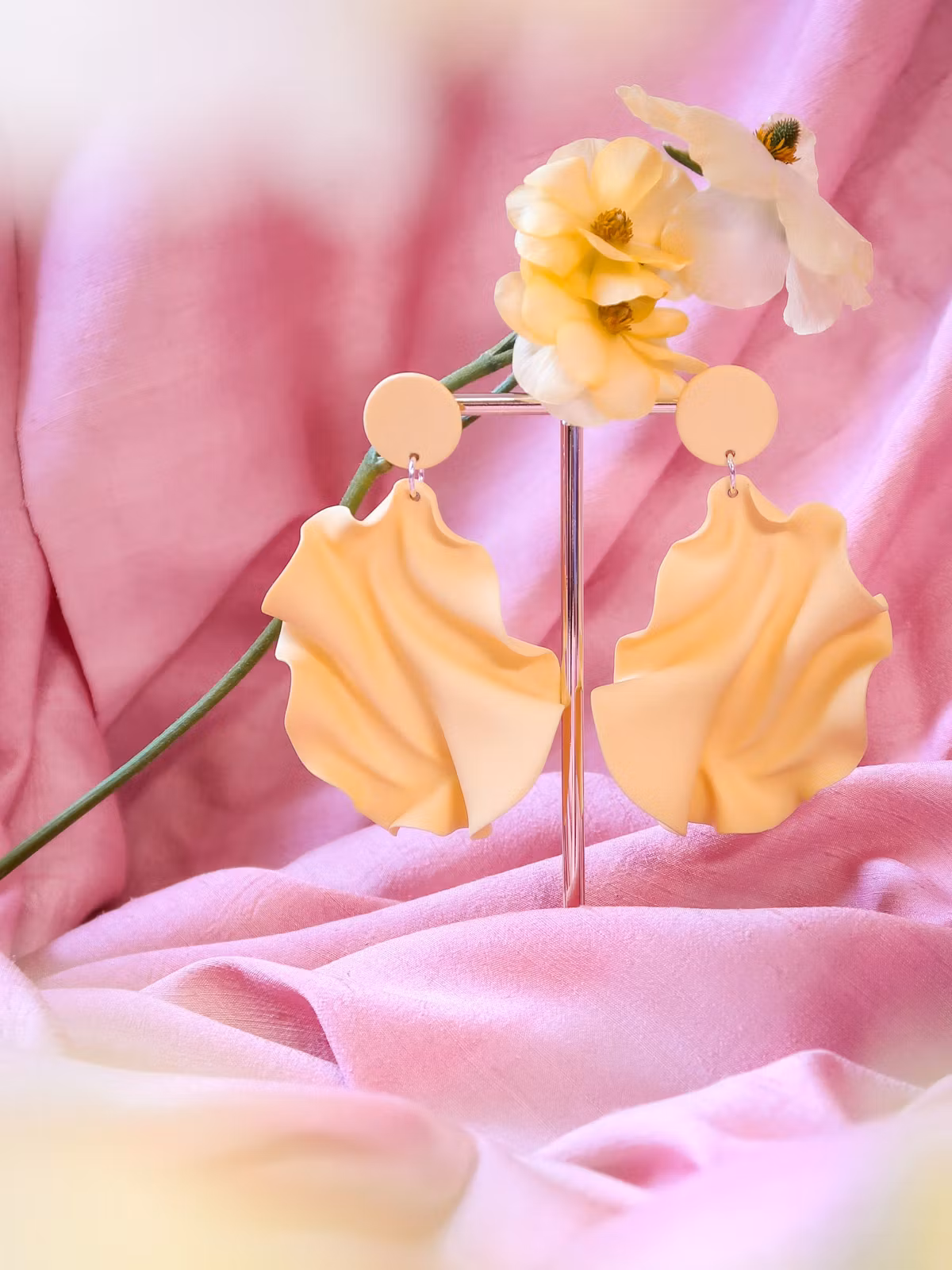 Satin round top ljusgul