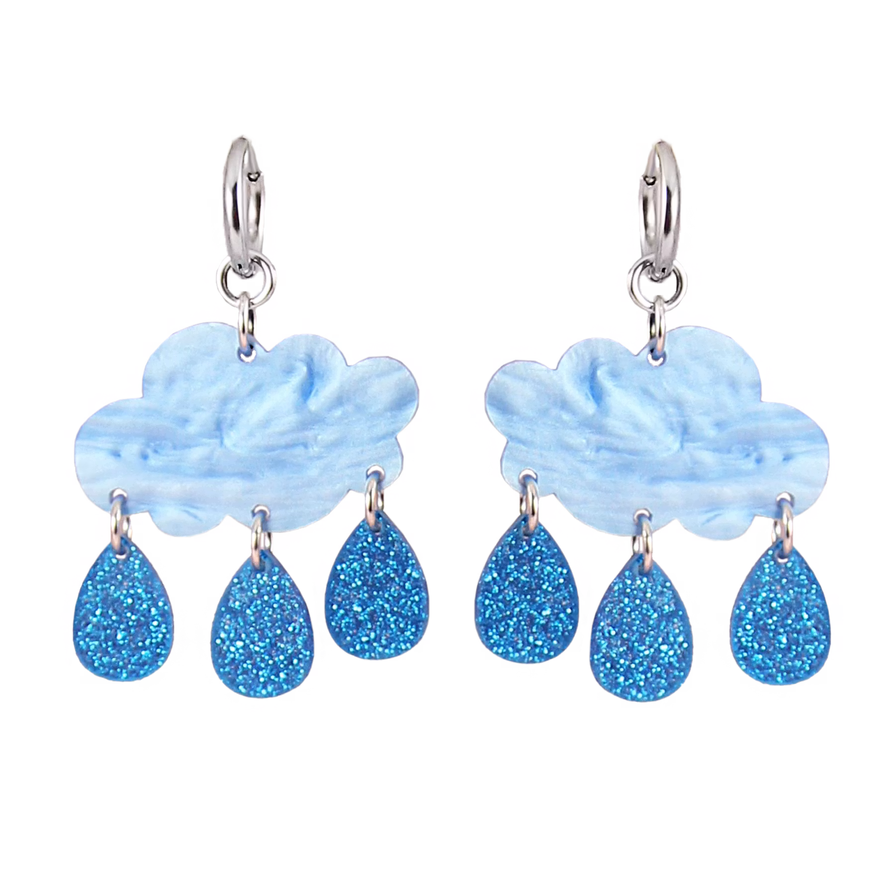 Små blå regnmoln på ring