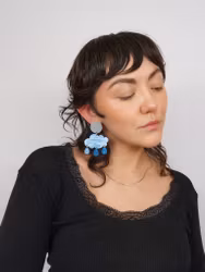 Blå regnmoln fullmåne