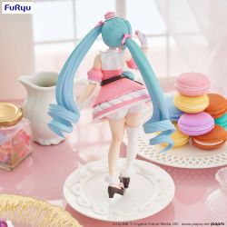 Hatsune Miku Exceed Creative PVC Statue Hatsune Miku Sweet Sweets Series Macaroon 21 cm