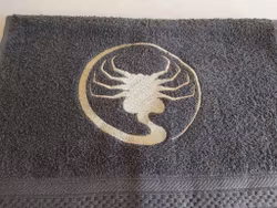 Gästhandduk - Alien - Facehugger