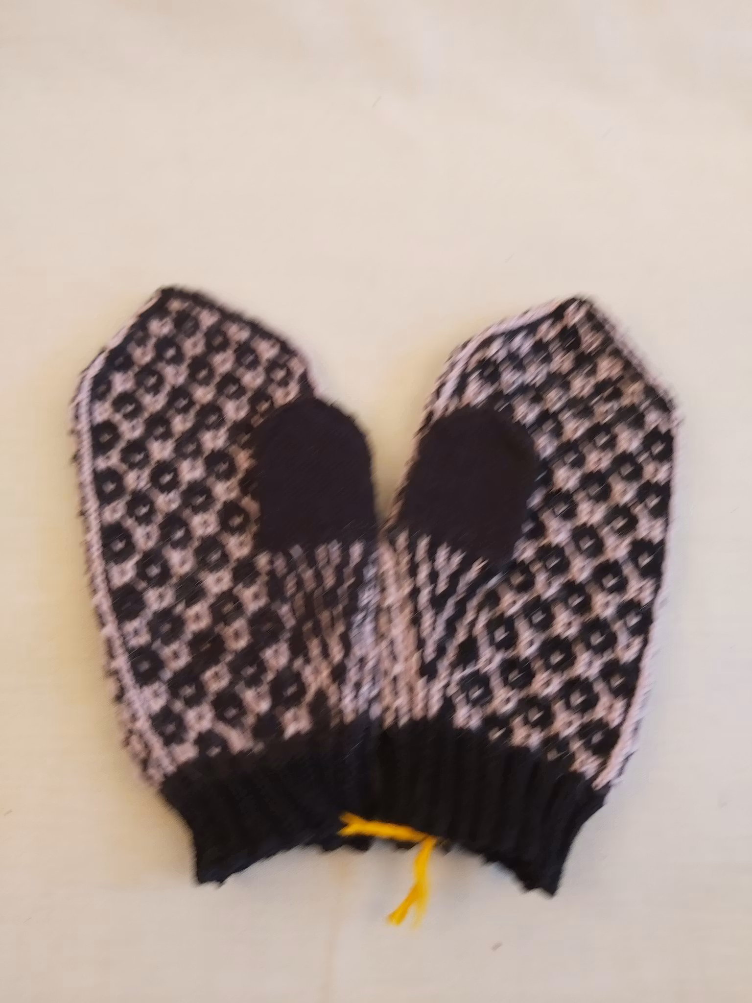 Stickade vantar - Deathflake