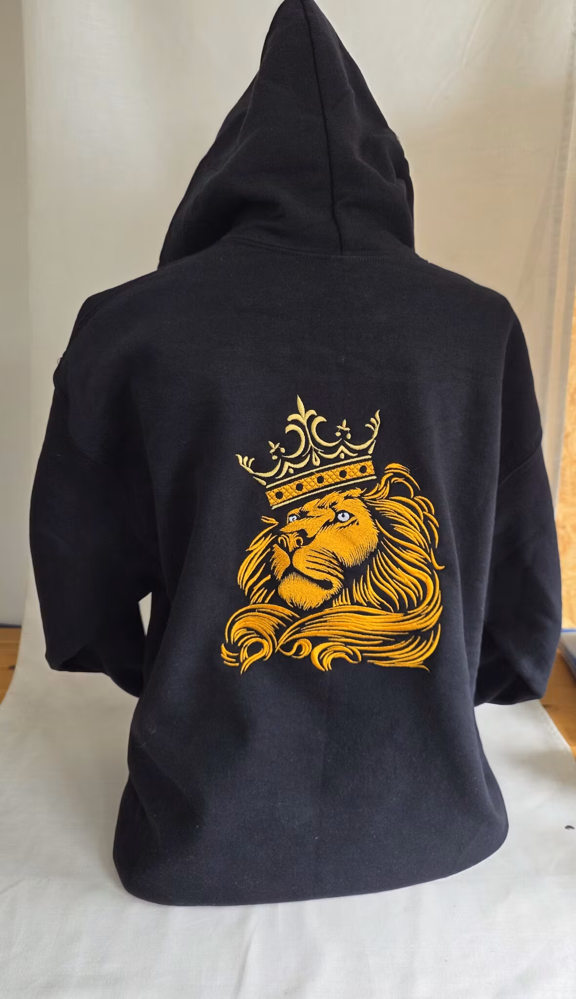 Broderad hoodie - The Lion King