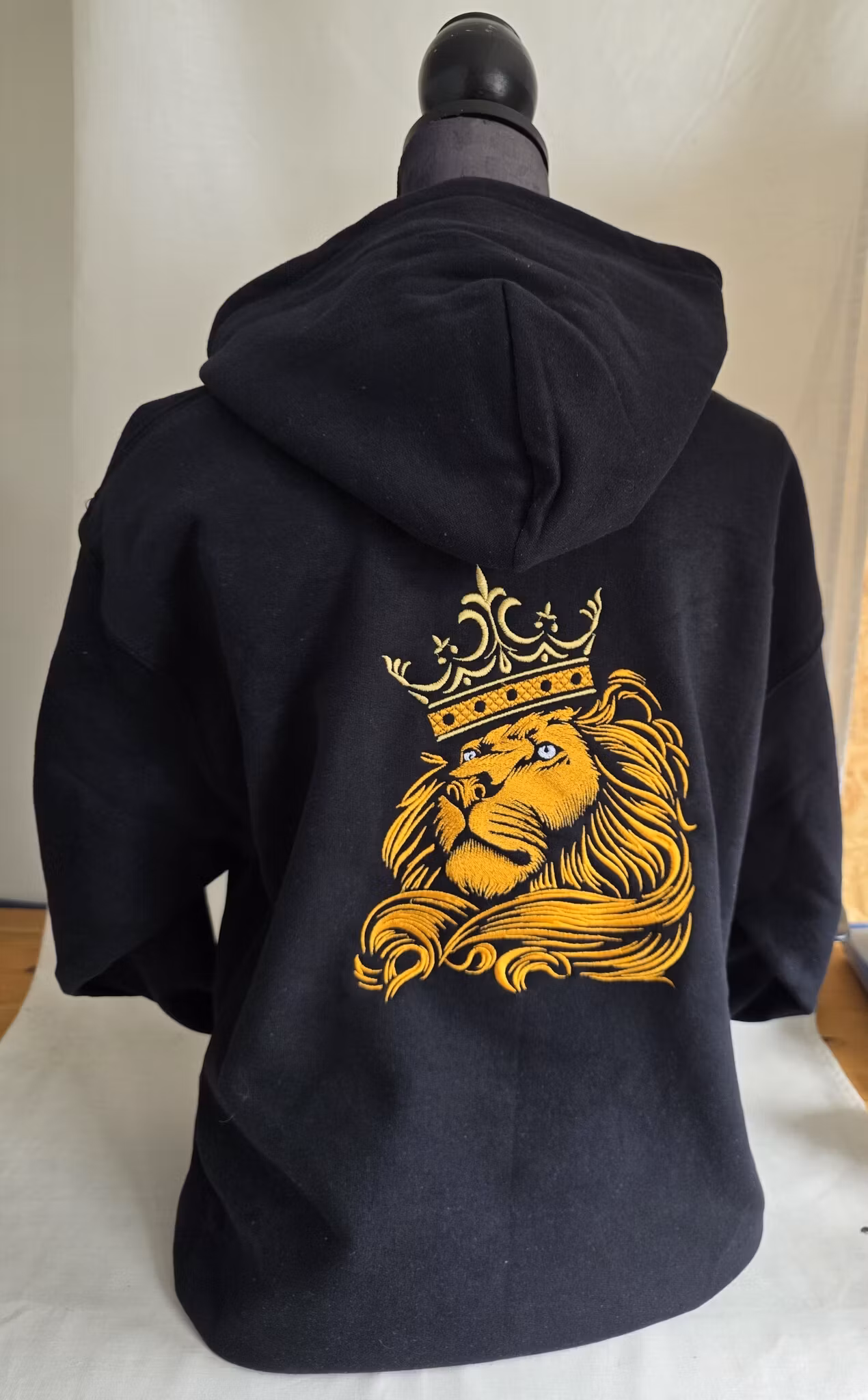 Broderad hoodie - The Lion King