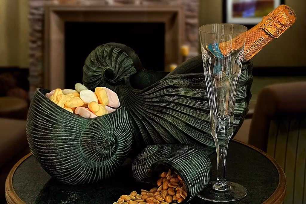 Skål i form av snäcka, 16 cm