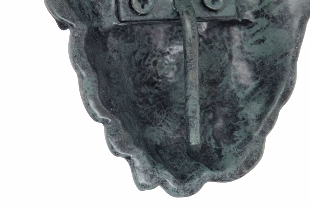 Väggfontän med antikt huvud gjord i aluminium, SVART