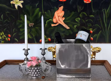 Munka Tenn, champagne- och vinkylare i tenn med förgyllda lejon från Munka Tenn