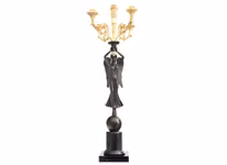 Kandelaber i brons på sockel av marmor, 84 cm