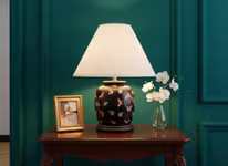 Lampfot i porslin, 22,5 cm, fjärilar på svart botten