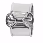 Servettring med fluga i nickelpläterad mässing