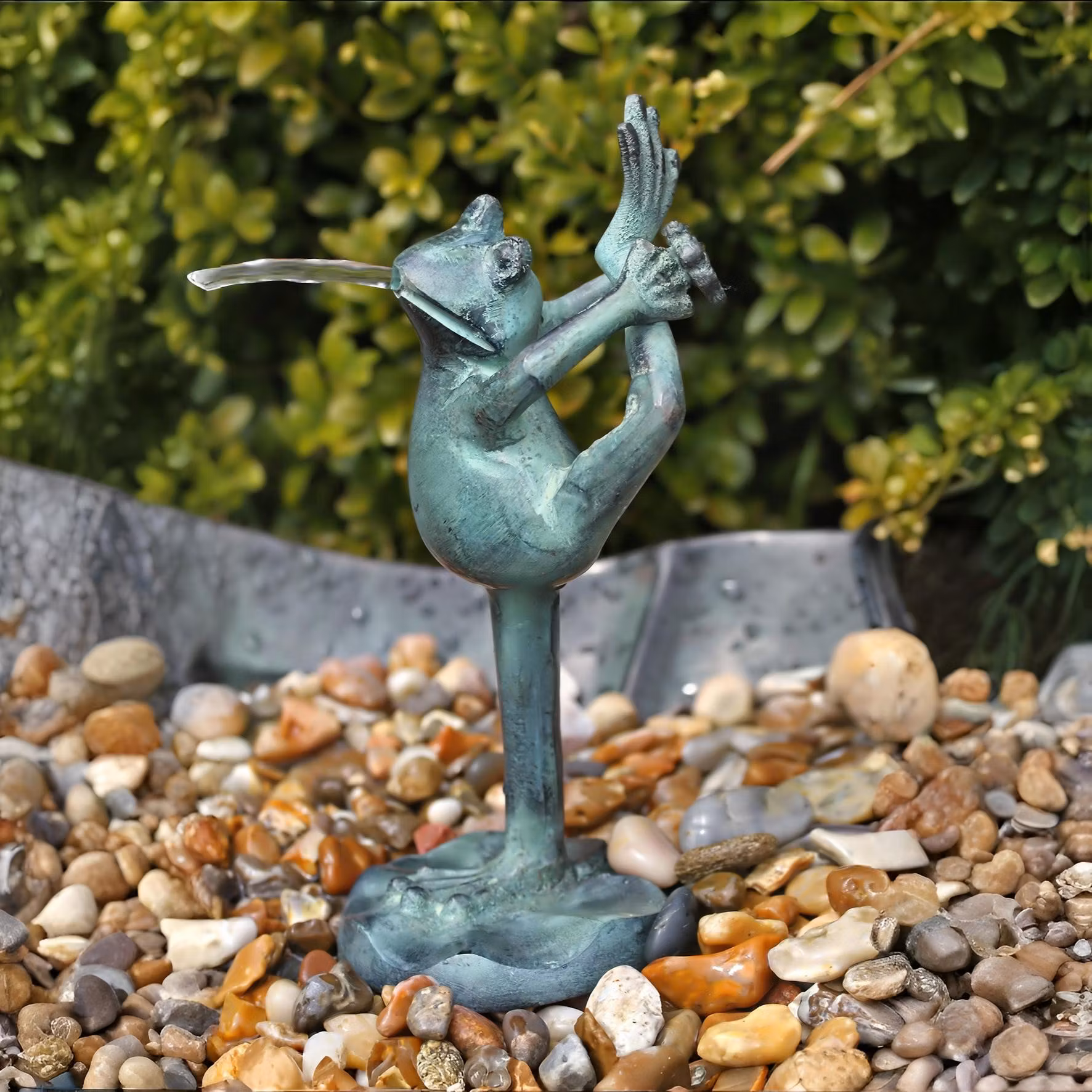 Mr. Fredrik fountain package with standing fountain frog in bronze, pump and BARREL incl. shipping