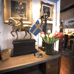 Gusums Messing, bordsflagga i äkta mässing som NICKELPLÄTERATS, med svenska flaggan