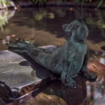 Brunnenfrosch aus Bronze, „sich ausstreckender Frosch“, 16 cm, von Herrn Fredrik