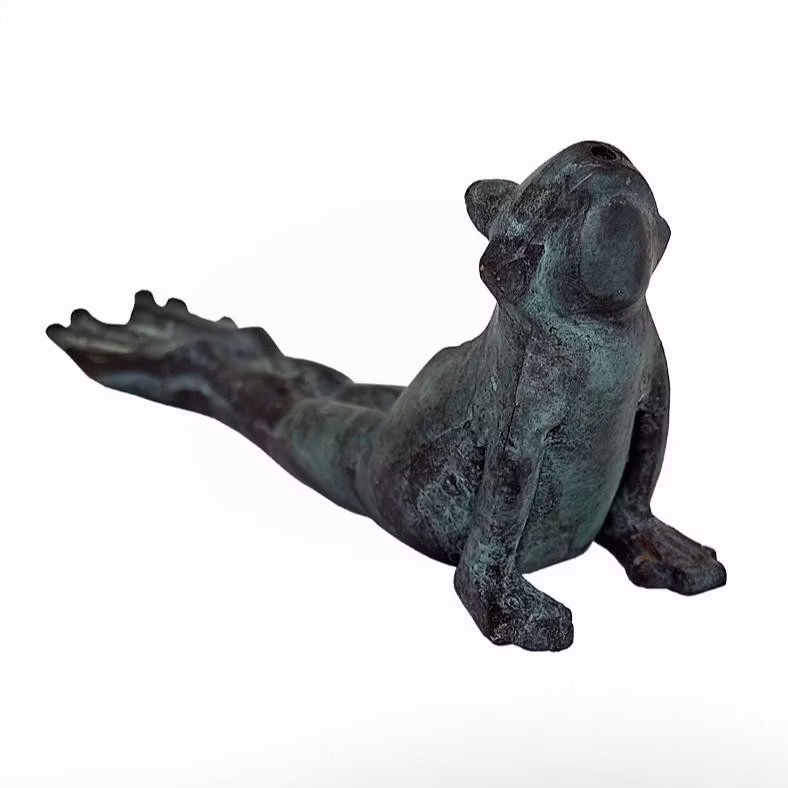 Brunnenfrosch aus Bronze, „sich ausstreckender Frosch“, 16 cm, von Herrn Fredrik