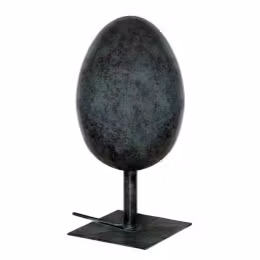 Mr Fredrik, ägg i brons som står upp som fontän 35 cm