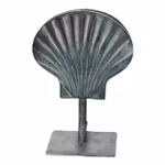 Brunnen mit zwei Muscheln zu Fuß, von Mr Fredrik