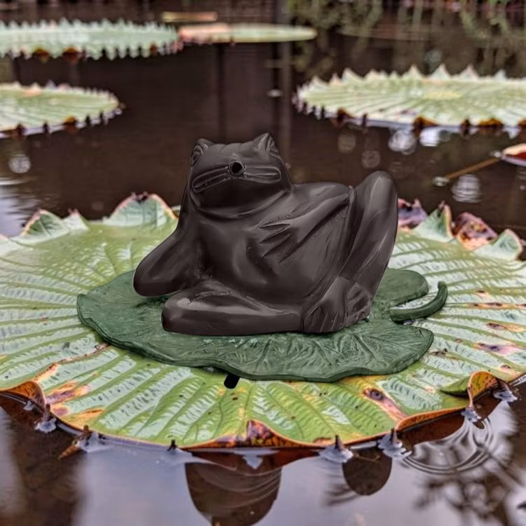 Fountain, frog, in bronze, brown, resting hand lying on leaves from Mr Fredrik