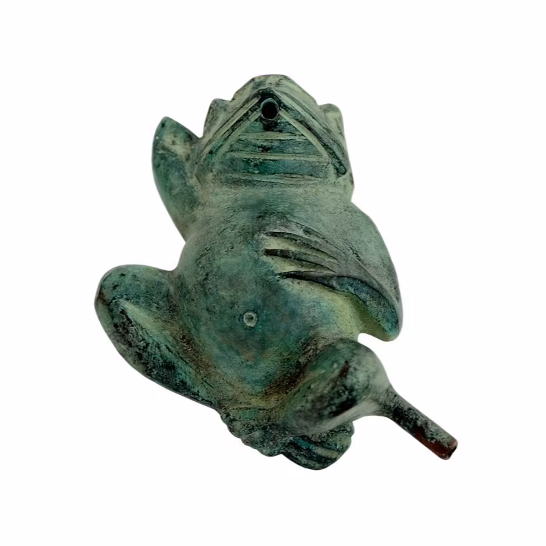 Brunnen, Frosch, aus Bronze, 22 cm, auf dem Rücken liegend, grün, von Herrn Fredrik