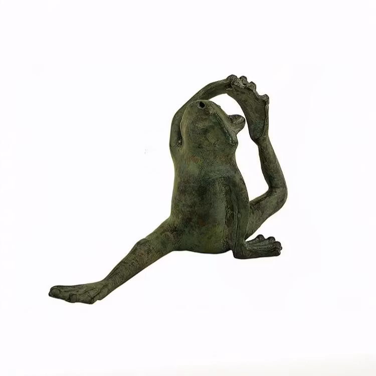 Mr Fredrik, fontän, groda gjord i brons, sittande böjer bakbenet