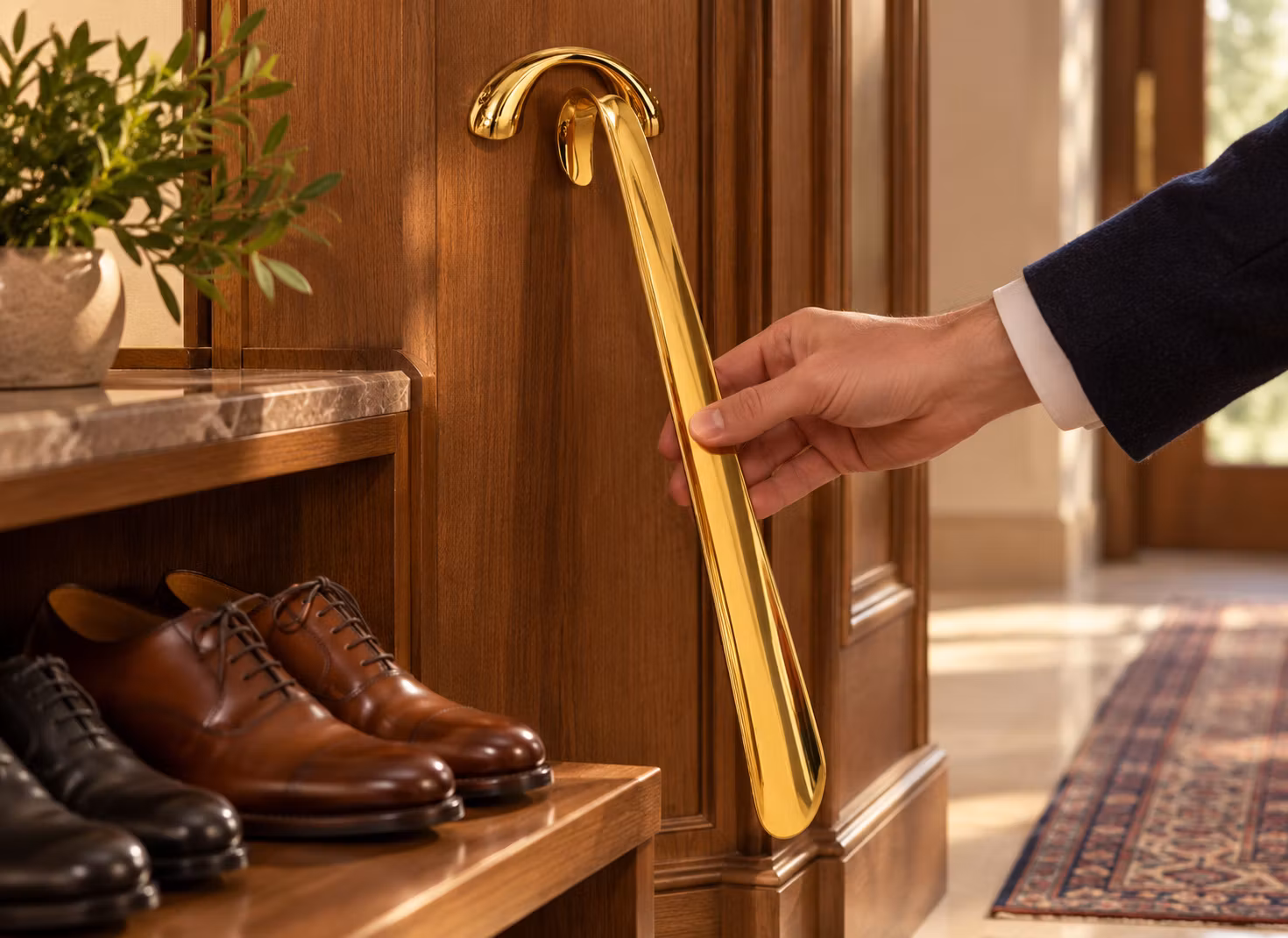Shoe horn, long model, in solid brass