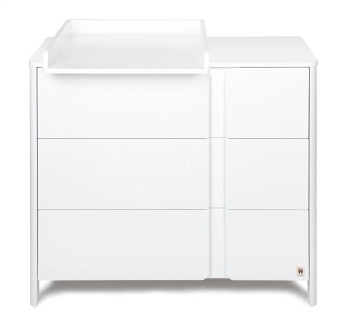 Byrå med skötbord