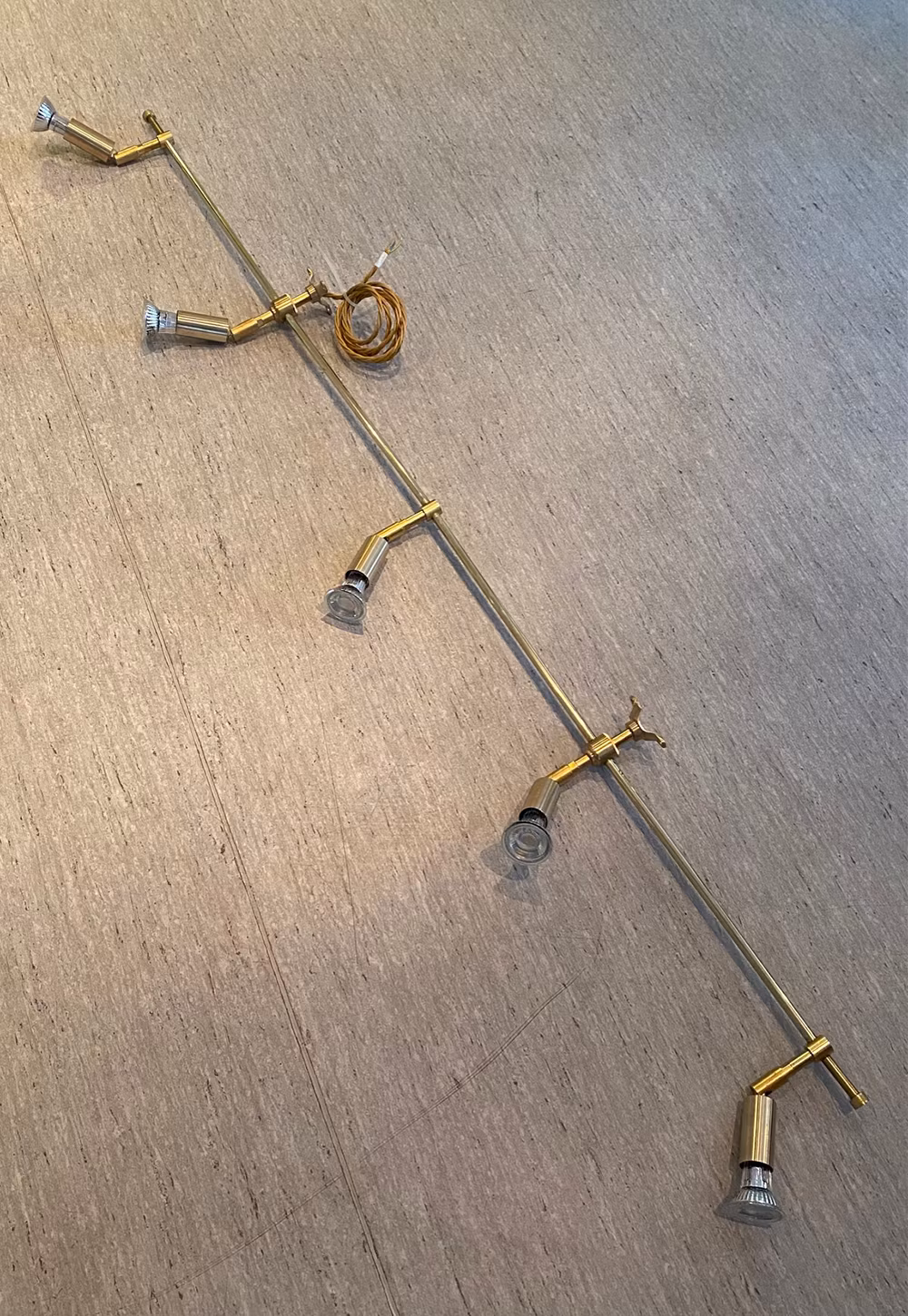 Spotskena med fem spottar