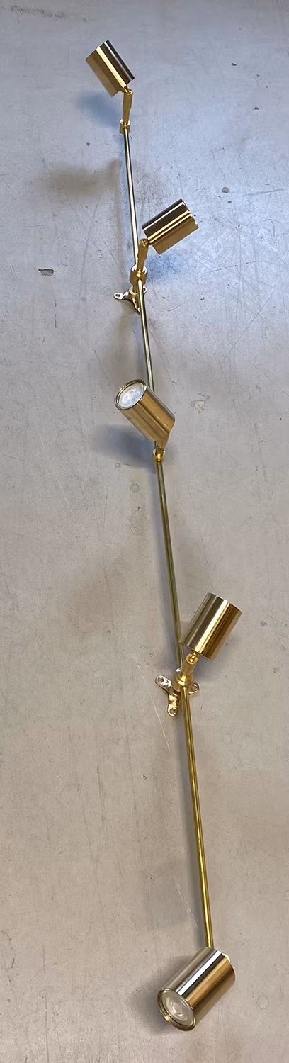 Spotskena i obehandlad mässing cylinder GU10 PROTOTYP