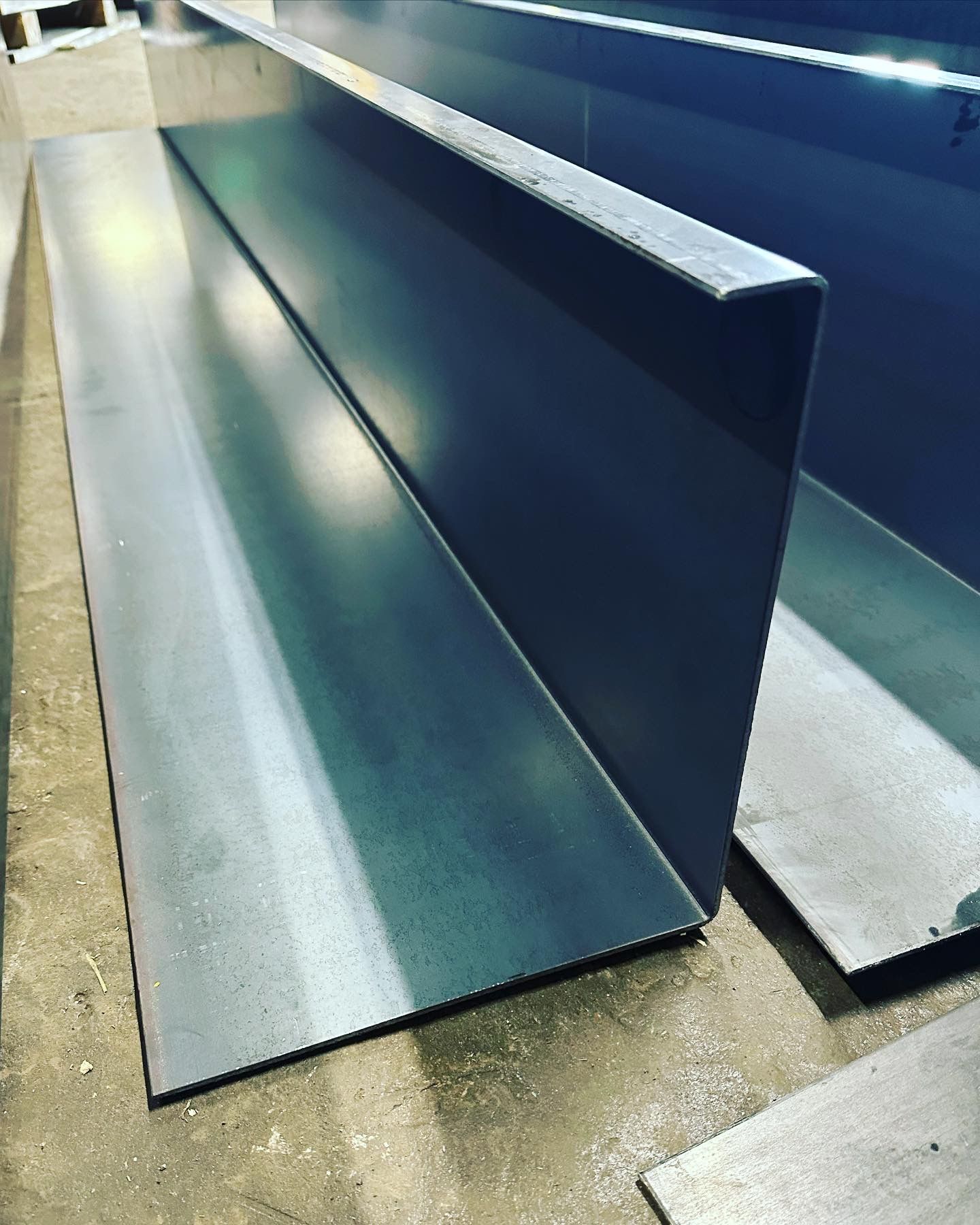 L-stöd corten 25 cm hög, 20cm fot , 3 cm invik