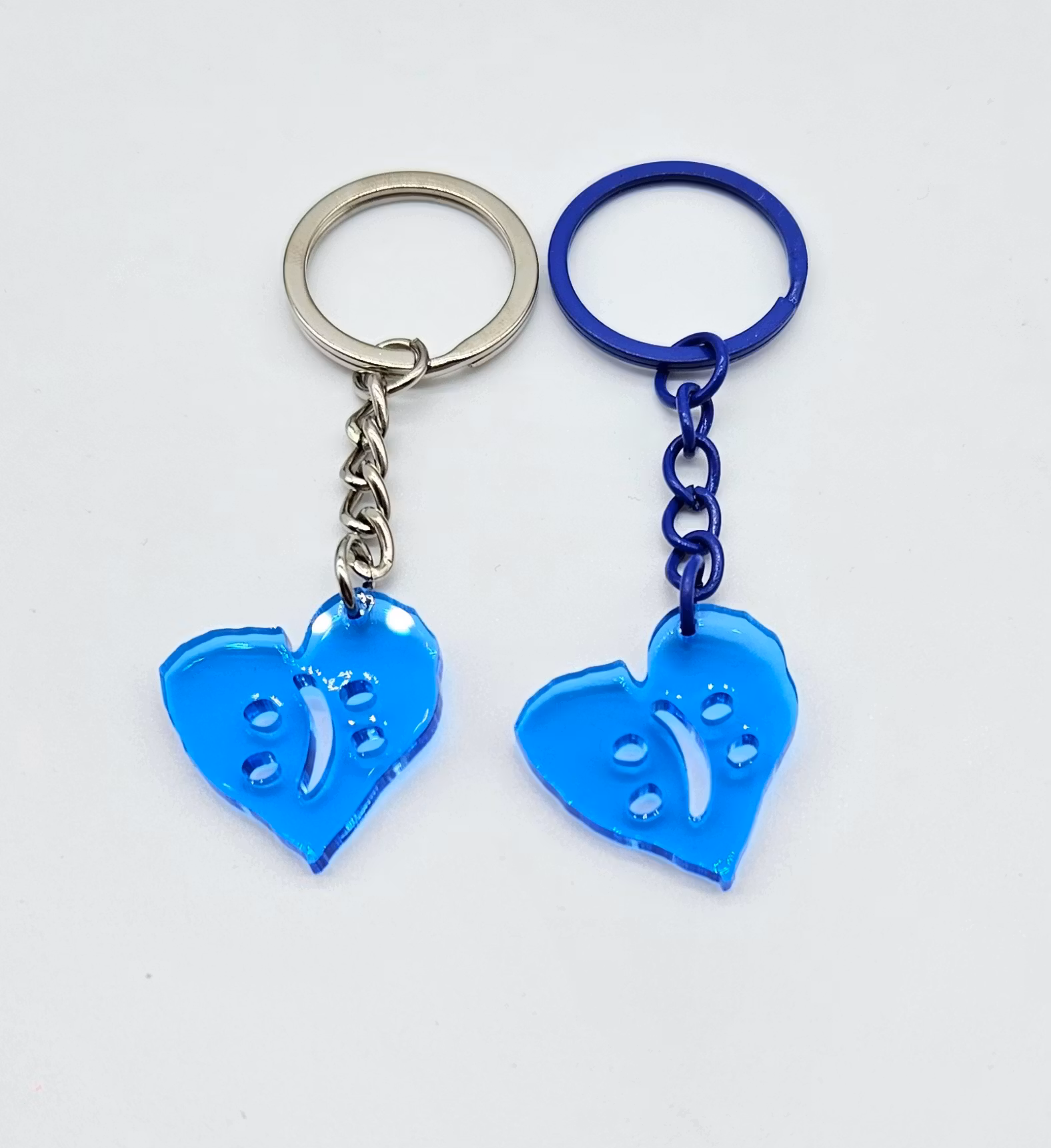 Nyckelring litet uppochner hjärta