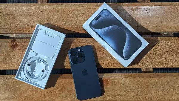 Apple iPhone 15 Pro Max 256GB - Blue öppnad förpackning, en vecka gammal