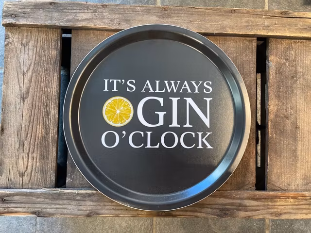 Bricka Gin ´o clock