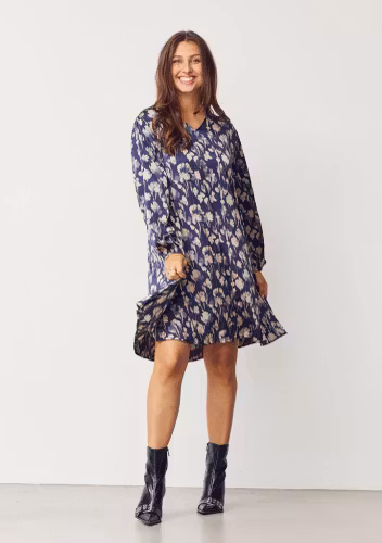 Isay Klänninng Bitten Blue