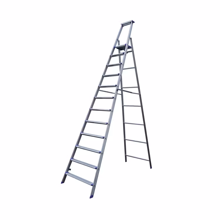 Produktbild på trappstege Pro Classic i aluminium från Jumbo, med blå detaljer, 11 steg, plattform, säkerhetsbygel och verktygshylla, artnr TSE112.